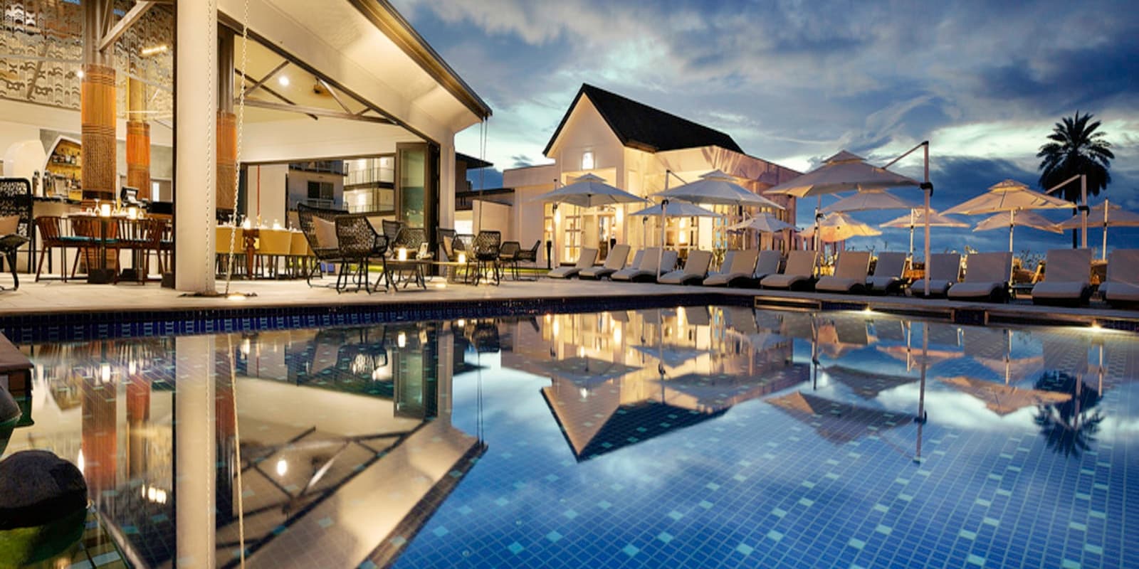 Resort en bord de mer : voyager dans un pays, ou à côté ?
